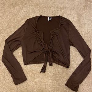 Long sleeve tied crop top